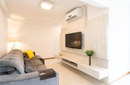 Barra Velha Apartment | Apto em Barra Velha 340m da PRAIA com SACADA com CHURRASQUEIRA, AR CONDICIONADO WI-FI, PISCINA, PORTARIA 24h, ACADEMIA MINI MERCADO e vaga de GARAGEM