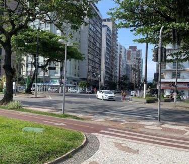 Boqueirao Apartment | Apto em Santos a uma quadra da praia do Boqueirão