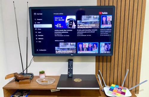 Centro Apartment | Apto espaçoso no Centro, térreo com 2 Quartos de Casal ArCond WiFi 400megas HomeOfice Cozinha e Garagem