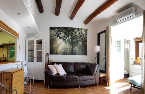 Sant Adria de Besos Apartment | Apto. luminoso-6PAX-WIFI-15'/tren Plaza Catalunya