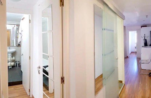 Sant Adria de Besos Apartment | Apto. luminoso-6PAX-WIFI-15'/tren Plaza Catalunya