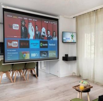 Abena Apartment | Apto Pirenarium l CINE l Parking l Wifi l trastero