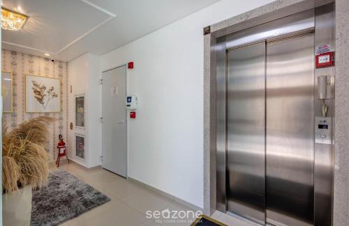 Castelo Branco Apartment | Aptos em prédio à 650 m da Meia Praia - RGOs