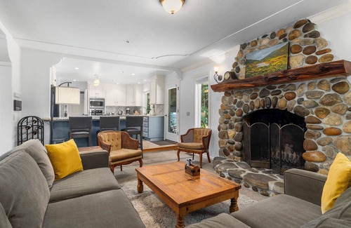 Aptos House | Aptos Oasis with hot tub!