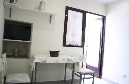 Torrejon El Rubio Apartment | Apts la cañada birding con encanto y patio en monfrague