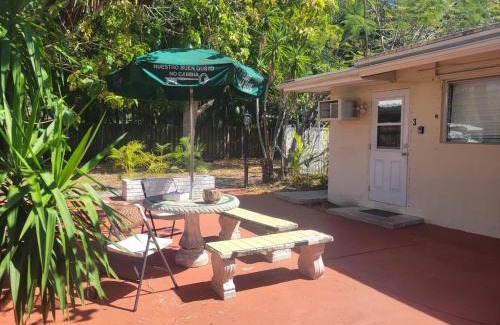 Lake Ridge Apartment | Apts with Backyard Near Fort Lauderdale Beach, Nightlife, Cruise Port, Airport
