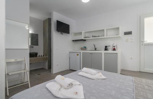 Milos Bed & Breakfast | Aqua Bay Agia Kyriaki