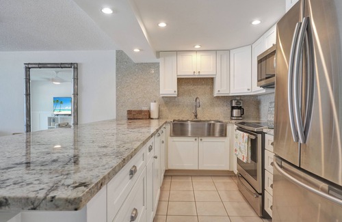 Seven Mile Beach Resort | Aqua Bay Club Condos