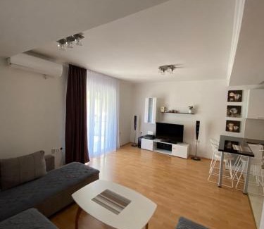 Elshani Apartment | Aqua Blue Apartment
