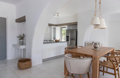 Maragas Villa | Aqua Breeze North Villa on the beach