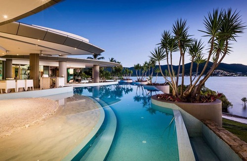 Mandalay House | Aqua by Contemporary Hotels