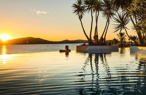 Mandalay House | Aqua by Contemporary Hotels