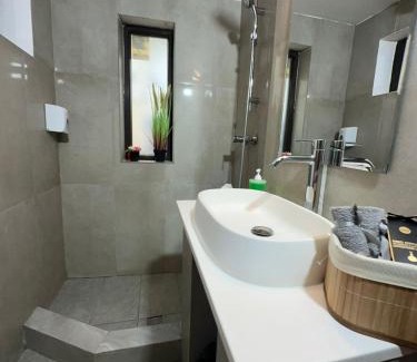 Craiova Apartment | Aqua Studio Central Free Parking