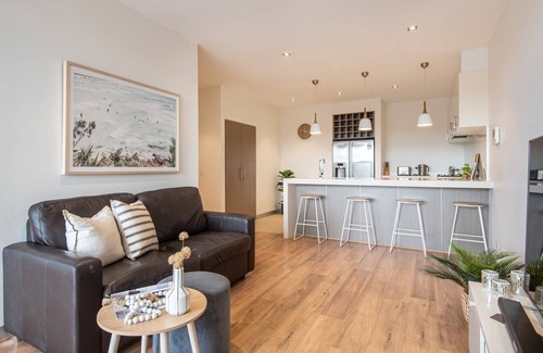 Mornington Apartment | Aqua Views of the bay in Mornington