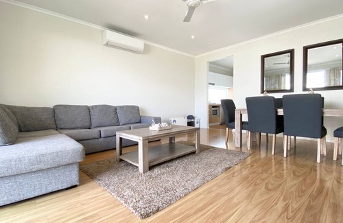 Caves Beach Villa | Aqua Villa at Caves Beach Villas