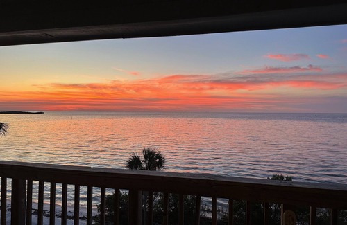 Cedar Key Condo | Aqua Vista - Gulf Front Condo with Birds Eye Views
