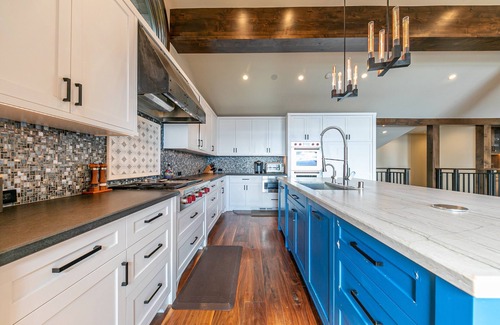 Lake Tahoe House | Aqua Vista Lakefront Estate by Tahoe Getaways - 6 BR in Carnelian Bay w Buoy, Pier & Game Room