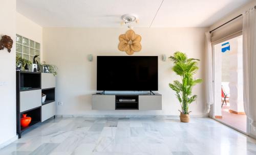 Las Lagunas Apartment | Aquamijas Retreat - Modern Comfort Near Aguamijas Water Park