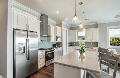 Key West House | Aquaria House -Pool & Boat Dock