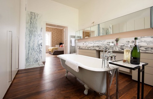 Richmond Other | Aquarius Rising - a house that sleeps 12 guests in 6 bedrooms