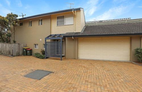 Hawks Nest House | Aquarius Townhouse