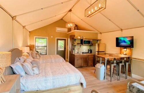 Sutherland Springs Other | Aquatic Retreat: Waterfront Tented Cabin with Full Amenities for Water Lovers in Cibolo, TX