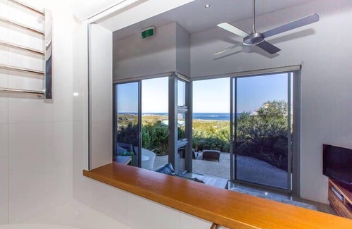 Prevelly Apartment | AQUATIC VISIONS SEA VIEW APARTMENT
