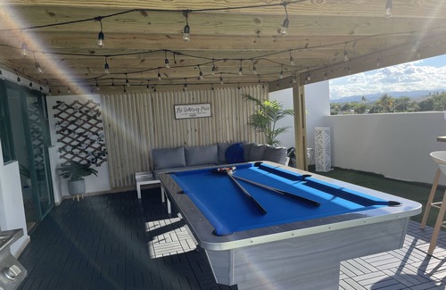 Mediania Alta Villa | Aquatika A Cozy Penthouse with Pool Table