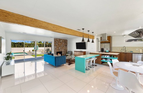 Tahquitz River Estates House | Aquatini Mid-Century Modern Luxury Retreat - Last Minute Specials!