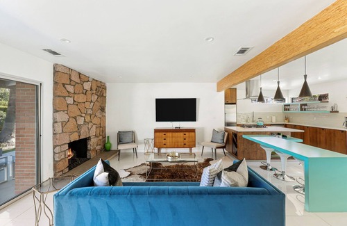 Tahquitz River Estates House | Aquatini Mid-Century Modern Luxury Retreat - Last Minute Specials!