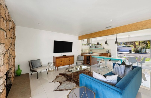 Tahquitz River Estates House | Aquatini Mid-Century Modern Luxury Retreat - Last Minute Specials!