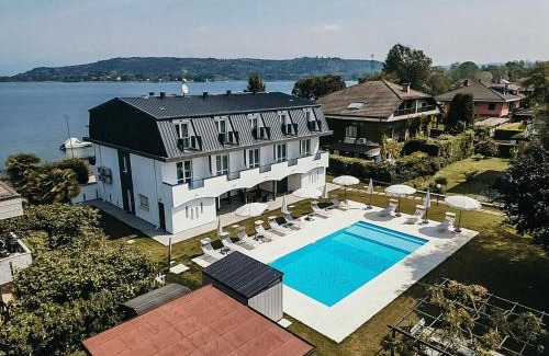 Villaggi Apartment | Aquavista Residence - Lakeview Holiday Apartments with Pool