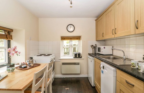 Llanvair Kilgeddin Cottage | Aqueduct Cottage