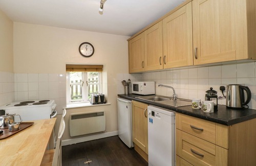 Llanvair Kilgeddin Cottage | Aqueduct Cottage