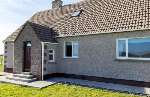 Baleshare House | Ar Dachaigh