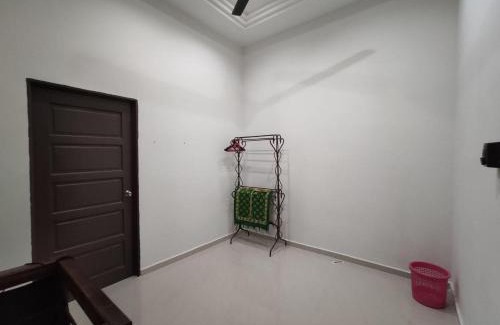 Kampung Sura Masjid House | Ar-Rayyan Homestation