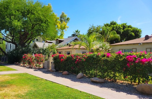 Roosevelt House | Ar's Downtown Bungalow