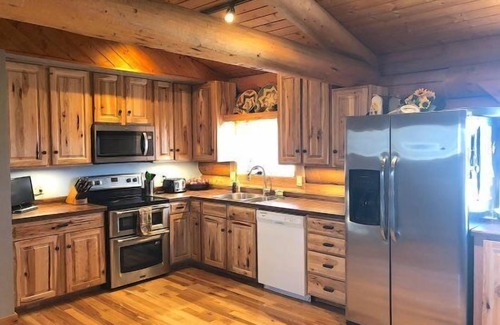 Cody House | Arabian Lane Lodge Out of Town Getaway