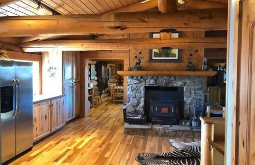 Cody House | Arabian Lane Lodge Out of Town Getaway