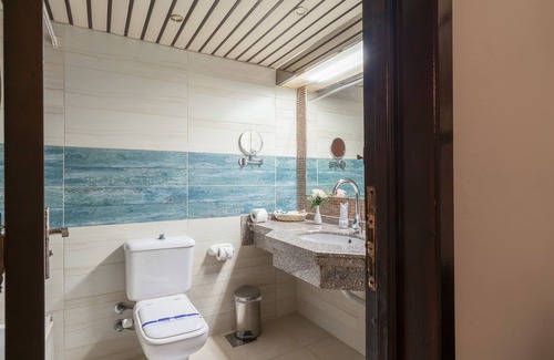 Ash-Sharq Hotel | Aracan Hotel