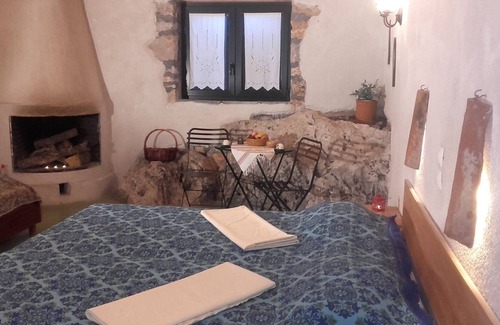Vamvakou Hotel | Arachovitika Kalivia