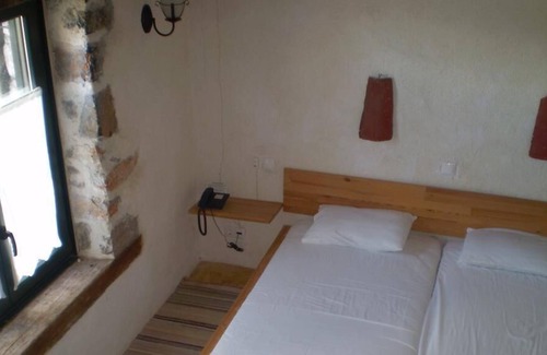 Vamvakou Hotel | Arachovitika Kalivia