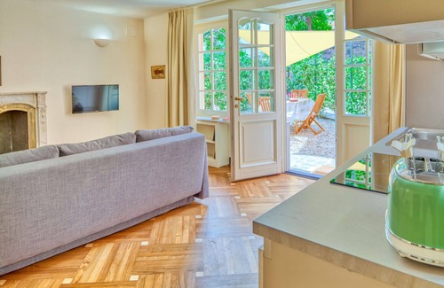 Levanto Apartment | Aragosta, apartment for 4, with garden, 200m from beach, in Levanto centre