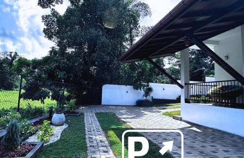Kalagedihena Villa | Araliya Greenside Villa