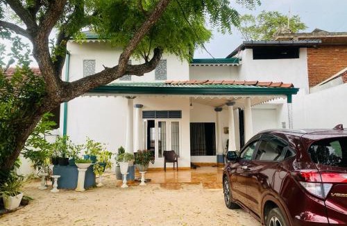 Daluwakotuwa House | Araliya Guest House