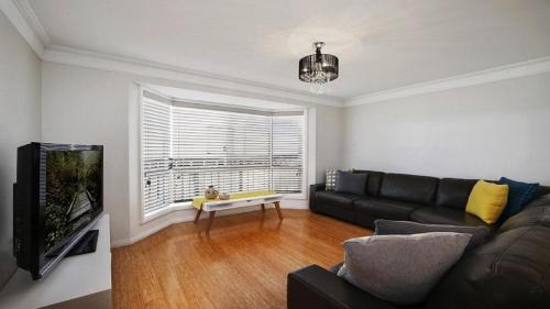 Terrigal House | Araluen On Henley Accom Property