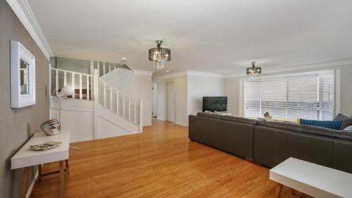 Terrigal House | Araluen On Henley Accom Property