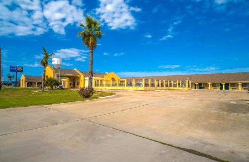 Aransas Pass Hotel | Aransas Bay Inn & Suites Corpus Christi by OYO