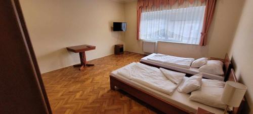 Gyorujbarat House | Aranypatkó Panzió