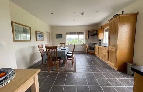Crosswell House | Aras Cuilinn: Countryside with every convenience